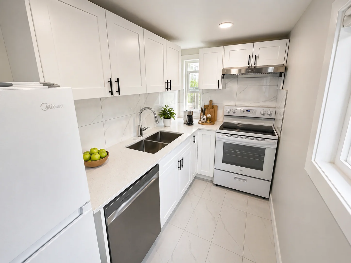 Furnished two-bedroom home — property photo 5